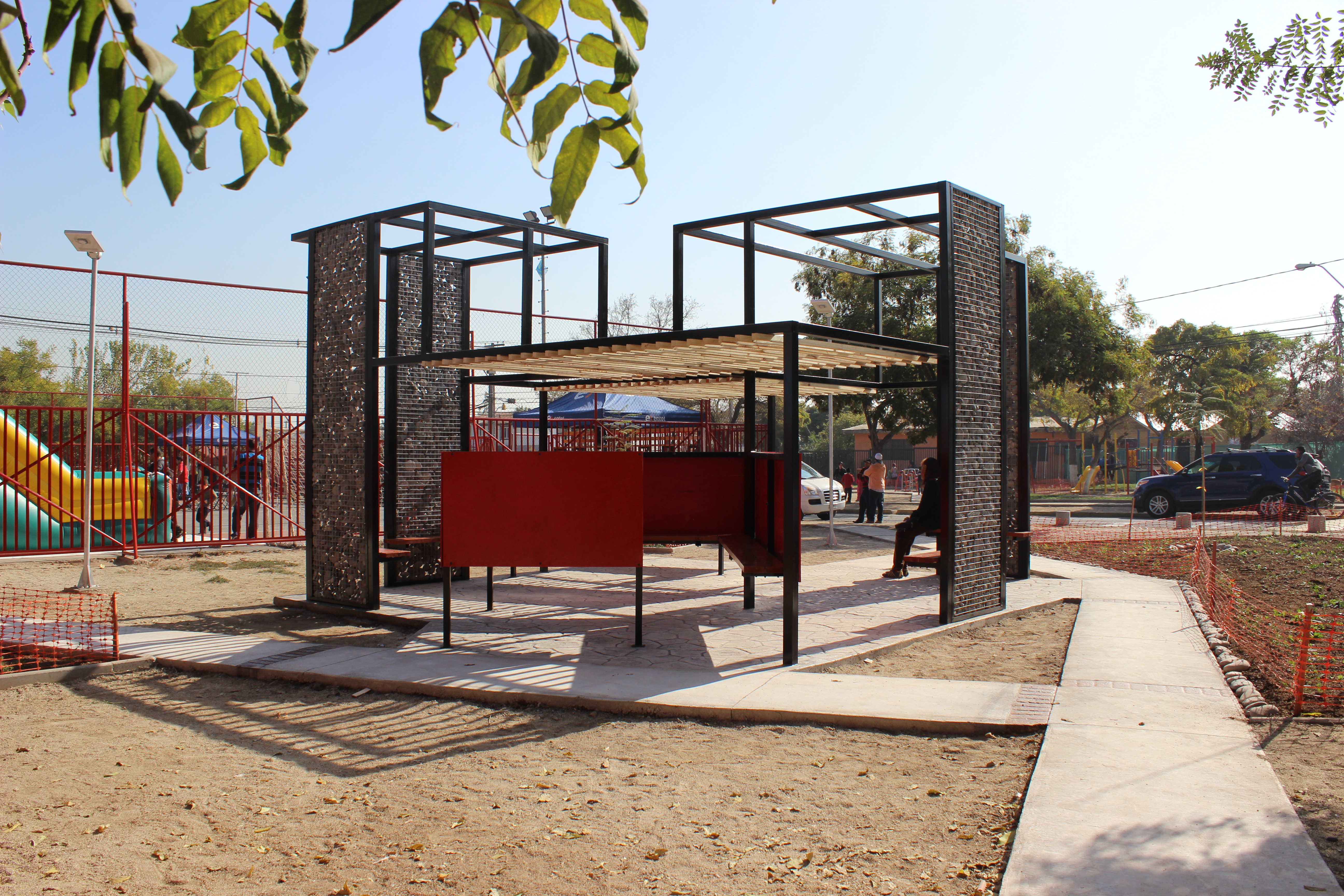 Obra de infraestructura comunitaria en terreno